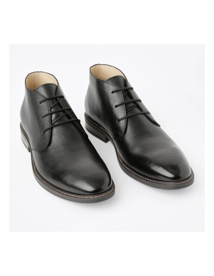 Flynn Chukka Boot in Black