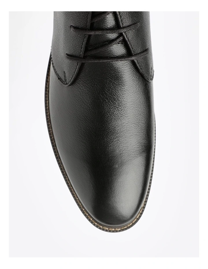 Flynn Chukka Boot in Black