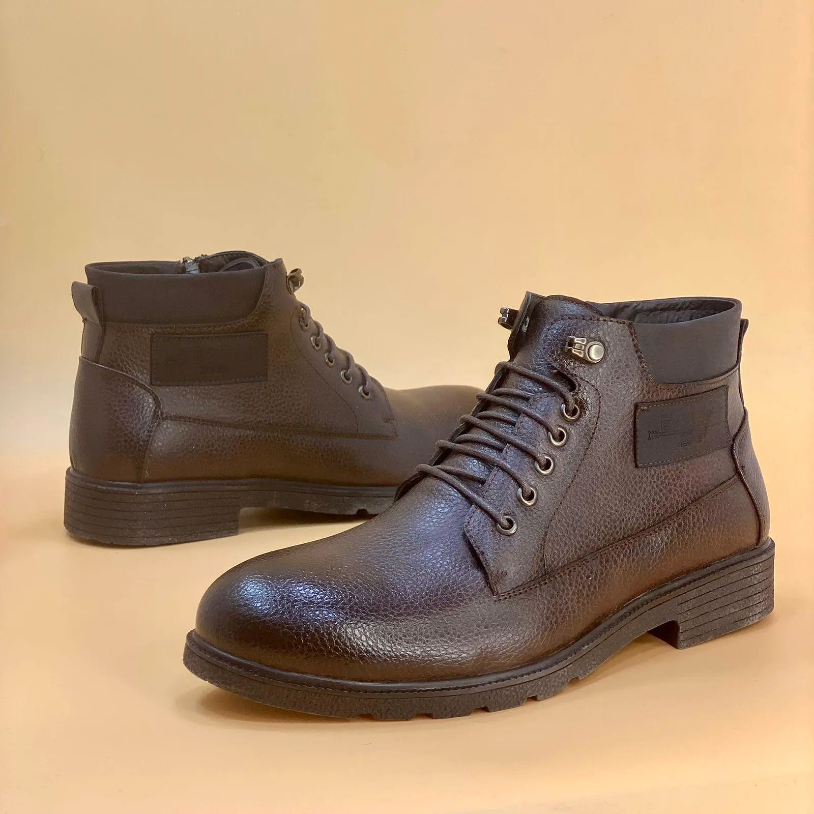 NEW ,  MEN BOOTS M87 , MADE IN CHINA