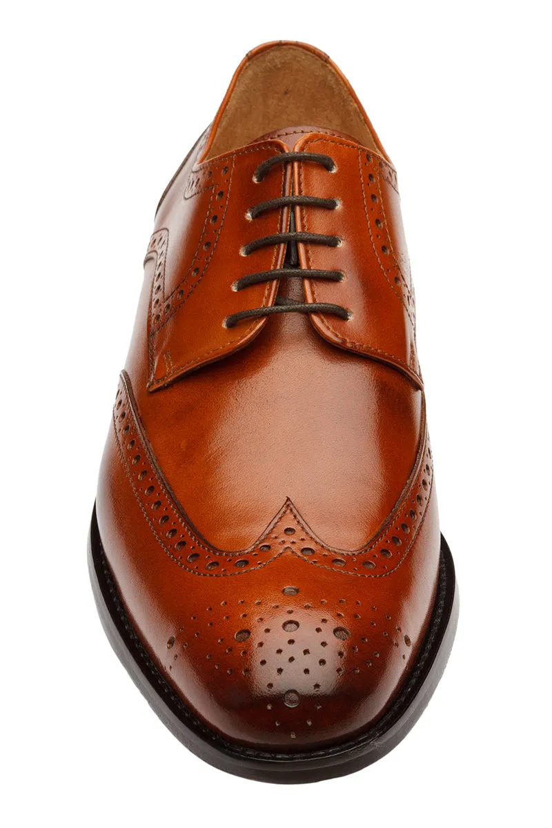 WINGCAP BROGUE WITH MEDALLION – Mid Brown